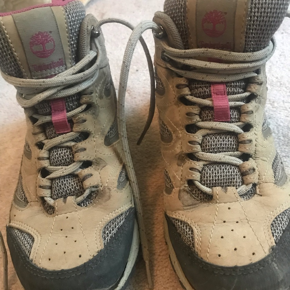 Women’s timberland hiking boots, 8